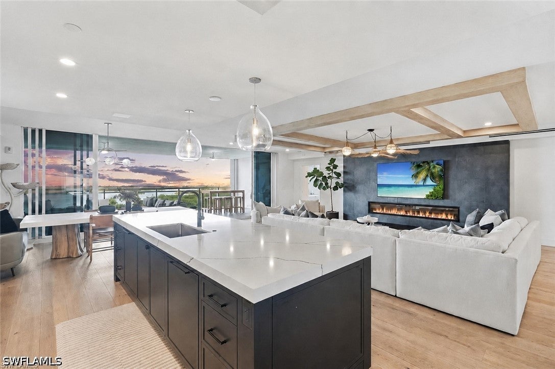 13935 Old Coast Road 805 — photo