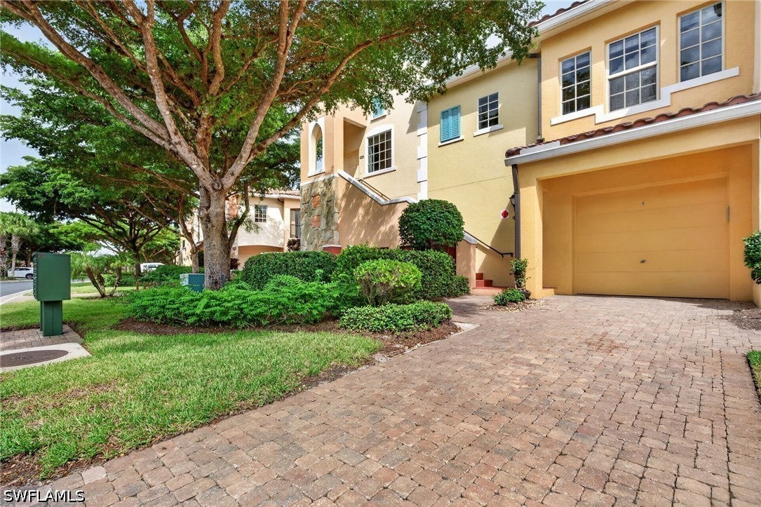8701 Piazza Del Lago Circle 202 — photo