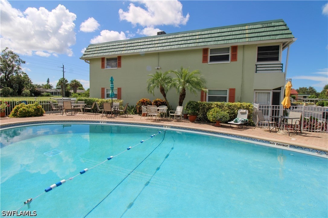 300 Valley Stream Drive 12-R — photo