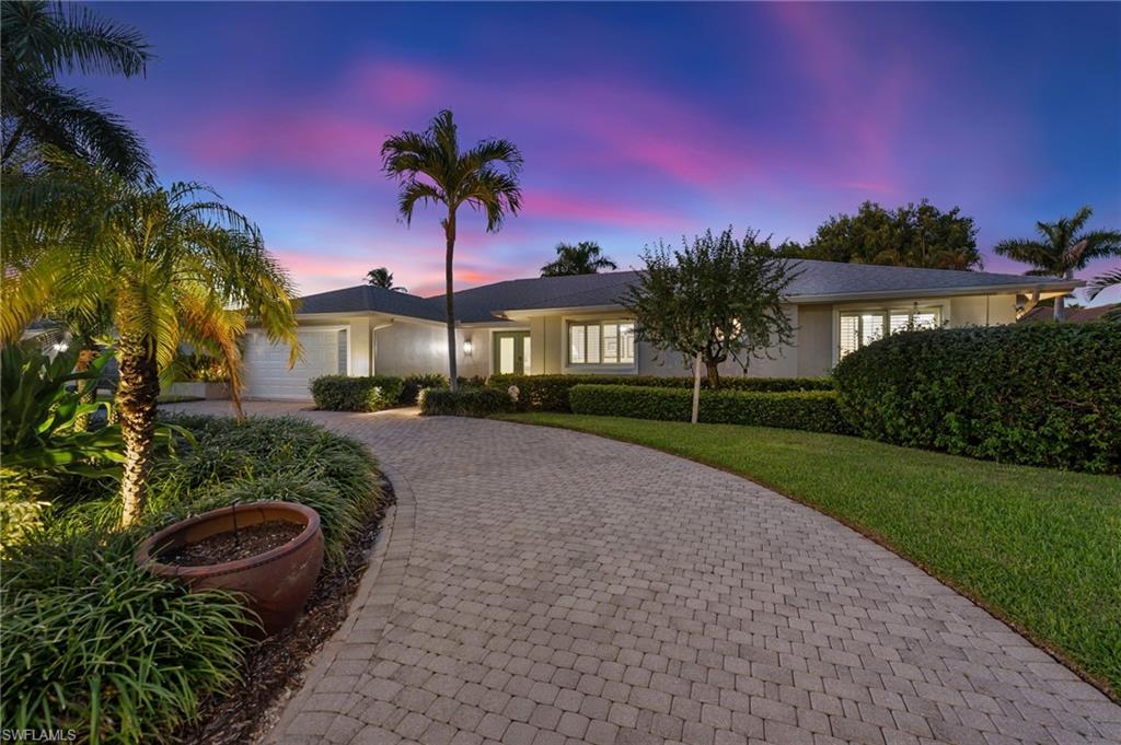 675 Harbour Dr — photo