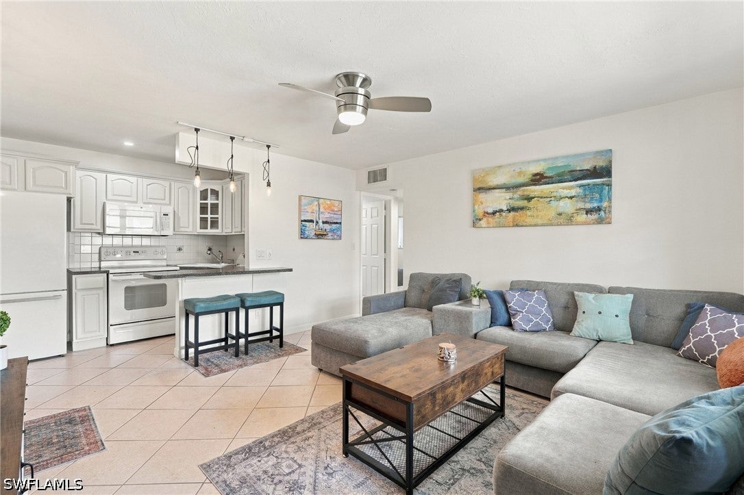 457 Tallwood Street 408 — photo