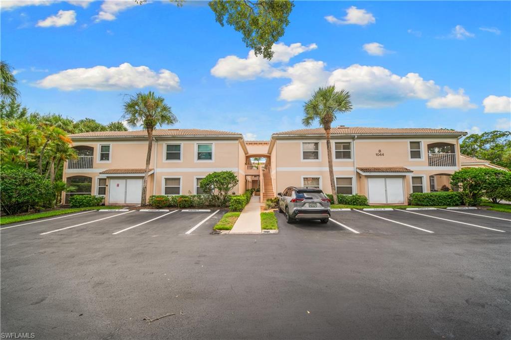 1044 Woodshire Ln B101 — photo