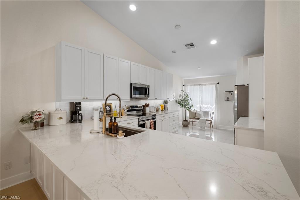 8163 Ibis Cove Cir — photo