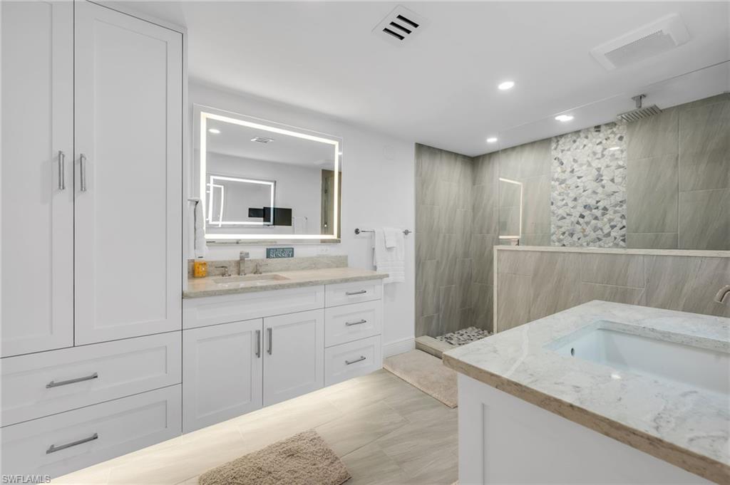 6075 Pelican Bay Blvd 303 — photo