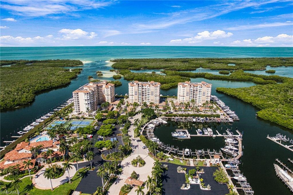 425 Dockside Dr 703 — photo
