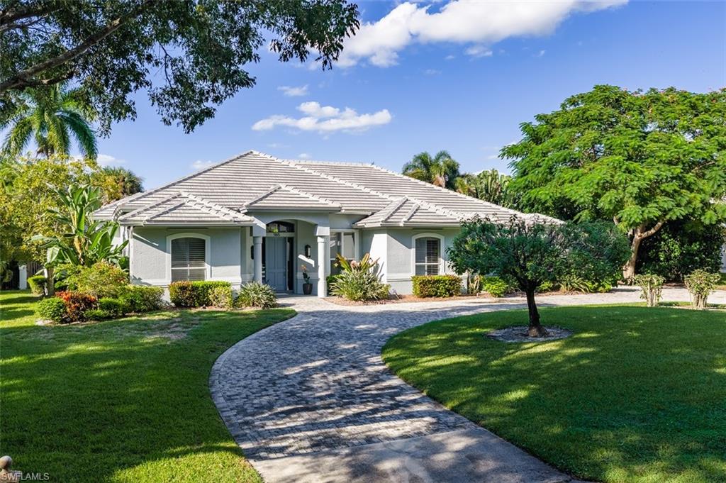 565 Coral Dr — photo