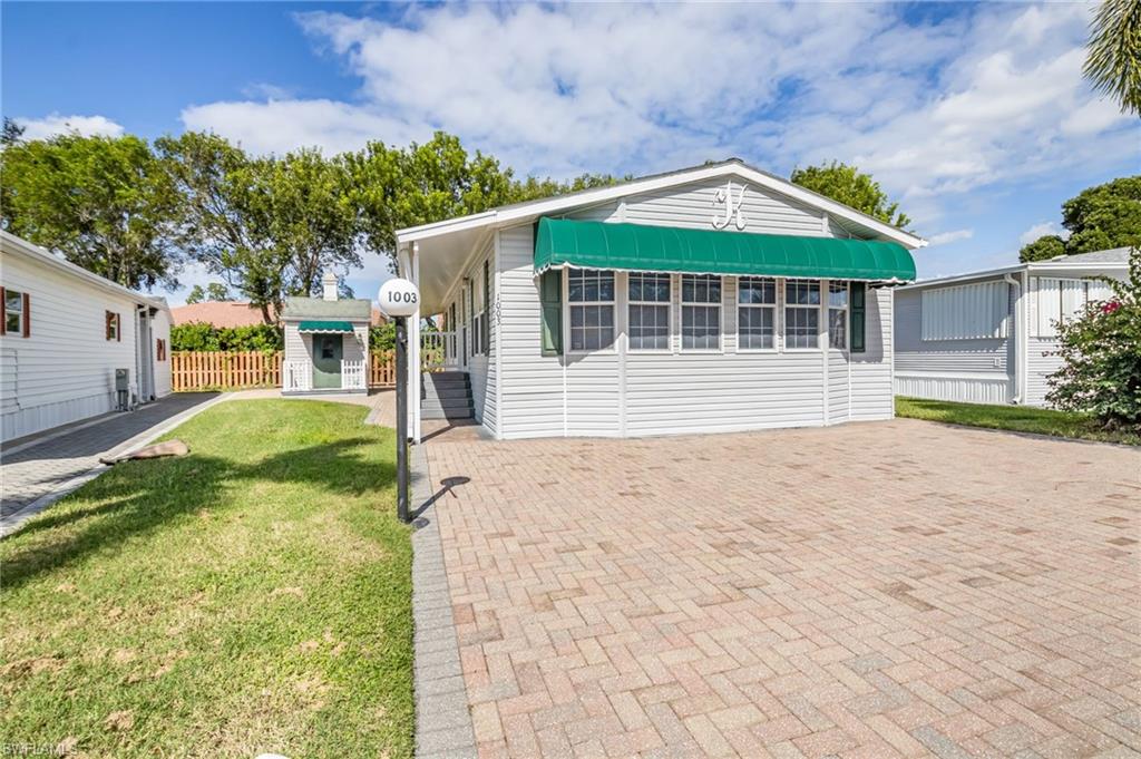 1003 Crystal Lake Dr — photo