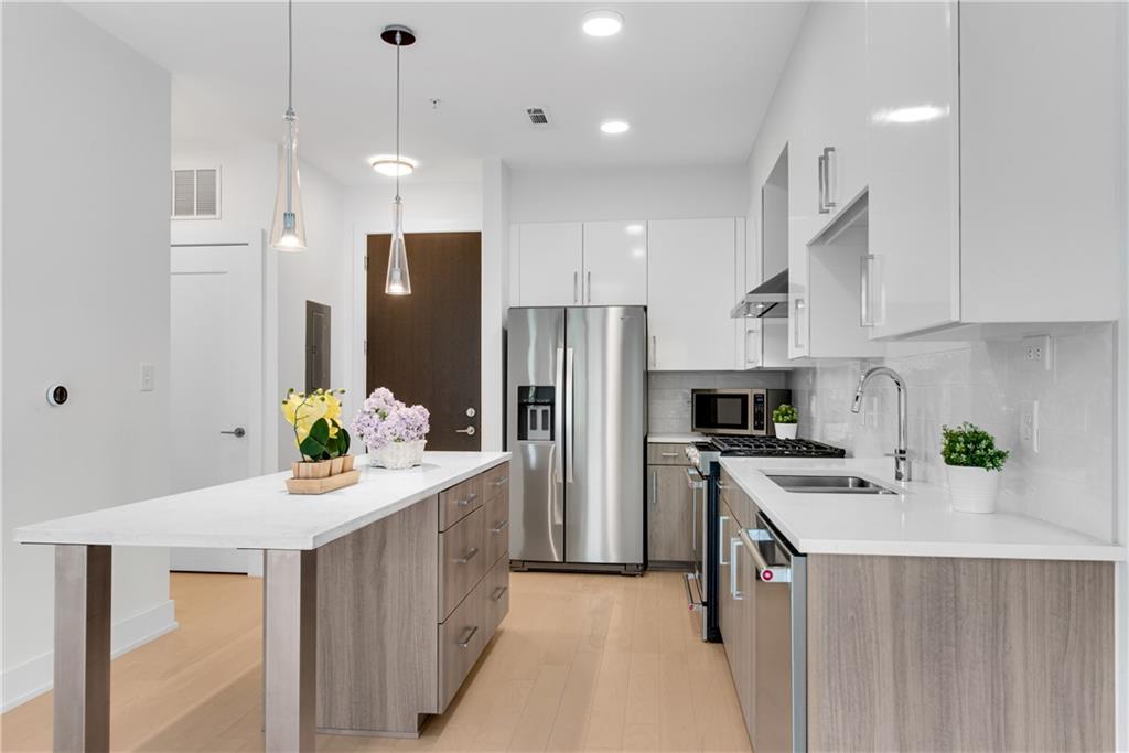 775 Juniper Street NE Unit 303 — photo