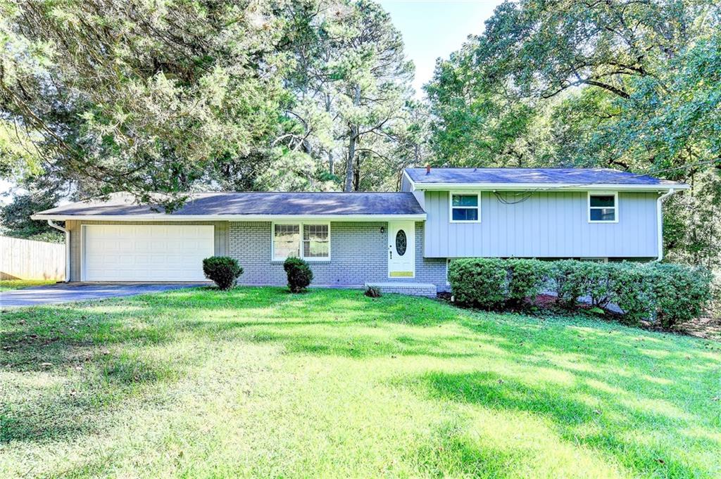 2414 Robin Hood Place — photo