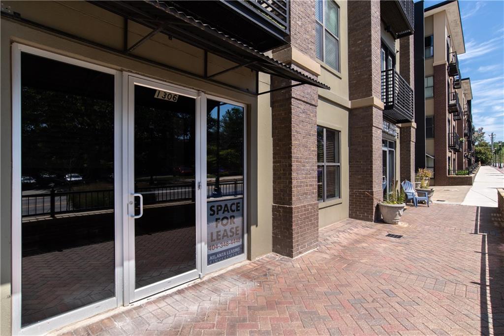 5300 Peachtree Road Unit 1306 — photo