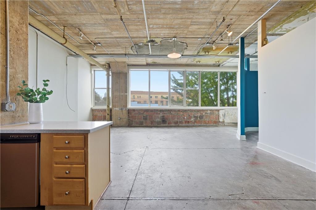 505 Whitehall Street SW Unit 203 — photo