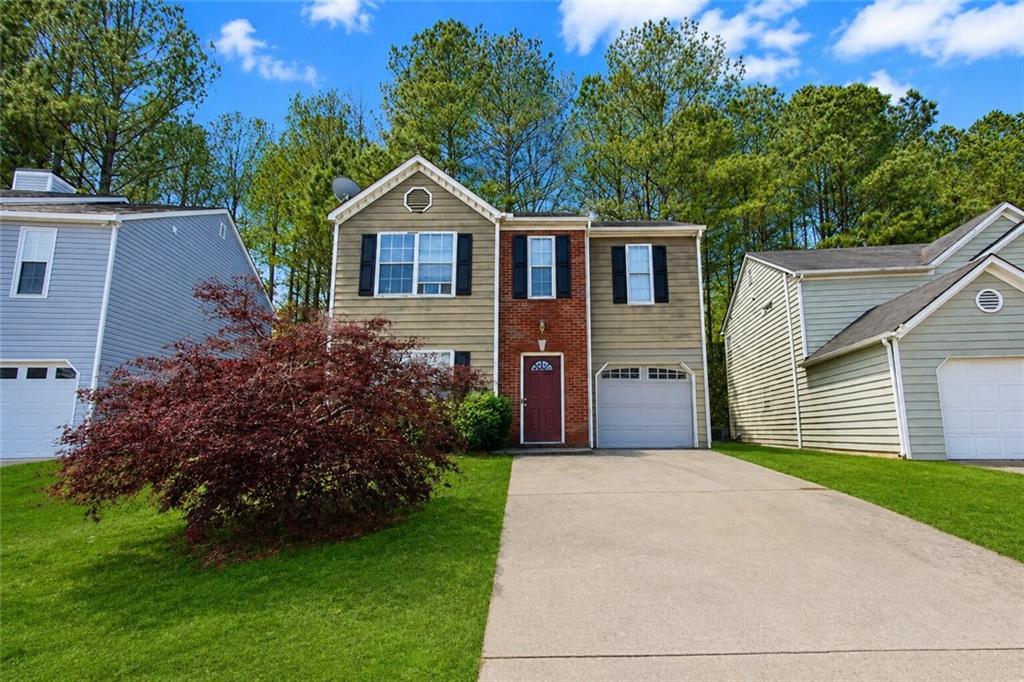 6488 Drake Manor — photo
