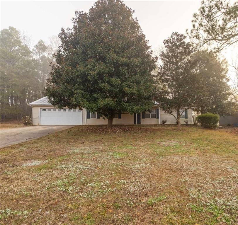 585 Cowan Road — photo