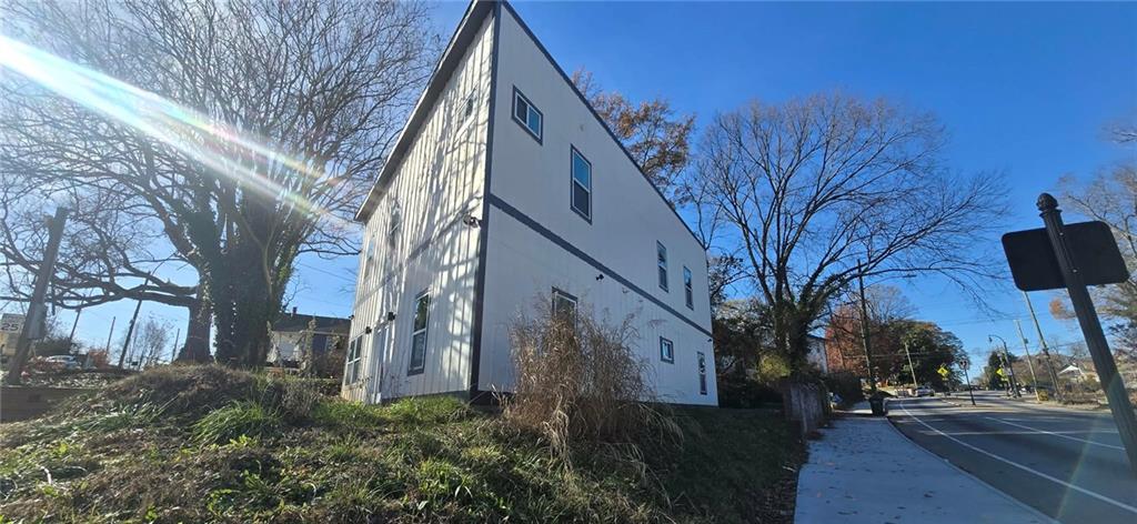 125 Laurel Avenue SW — photo
