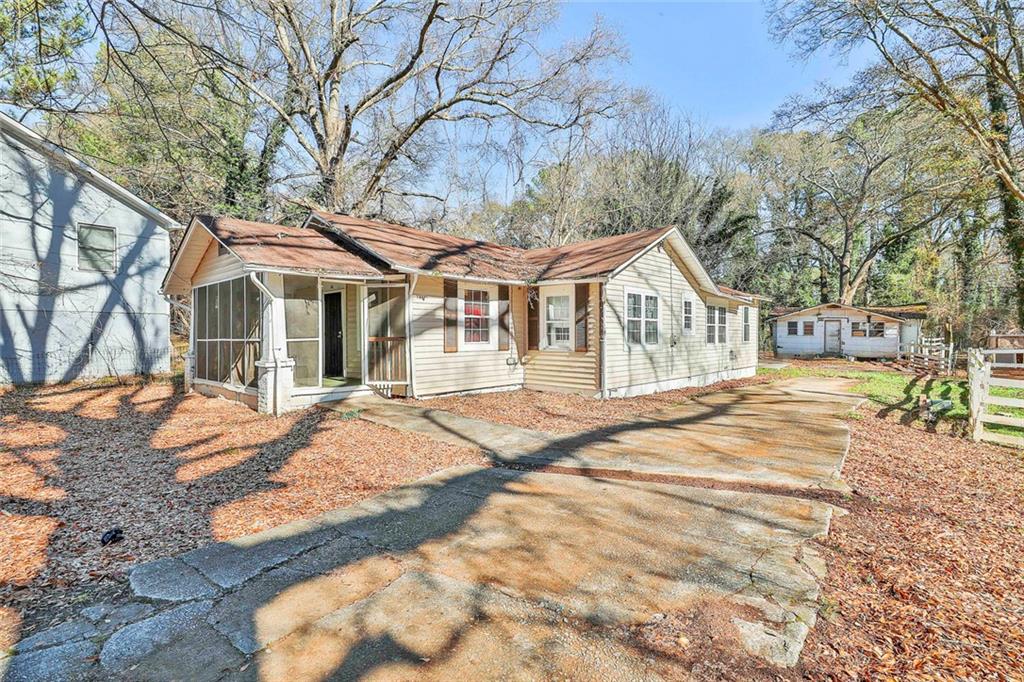 66 Howell Drive SW — photo
