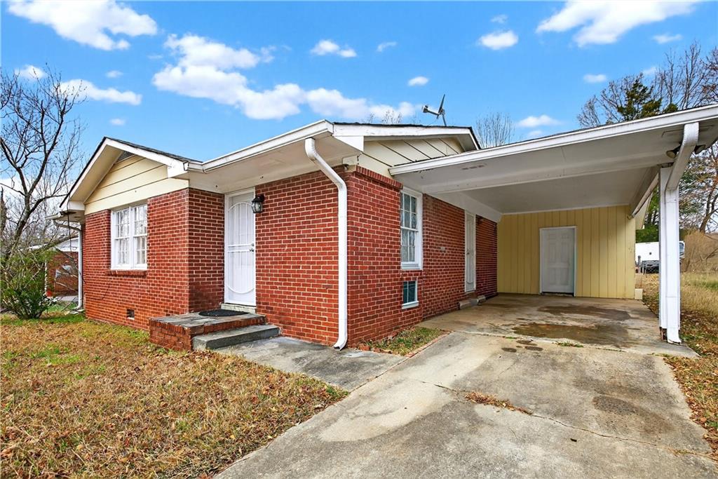 1742 Cardinal Road — photo