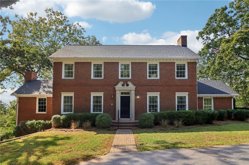 1441 Beaumont Drive NW — photo