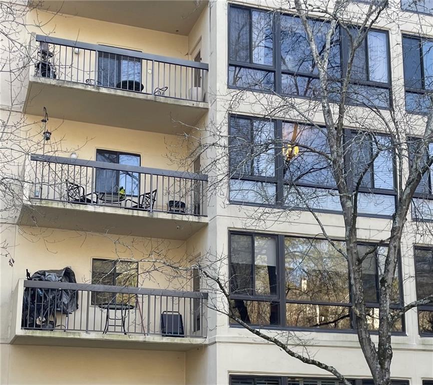 1800 Clairmont Lake Unit 223 — photo