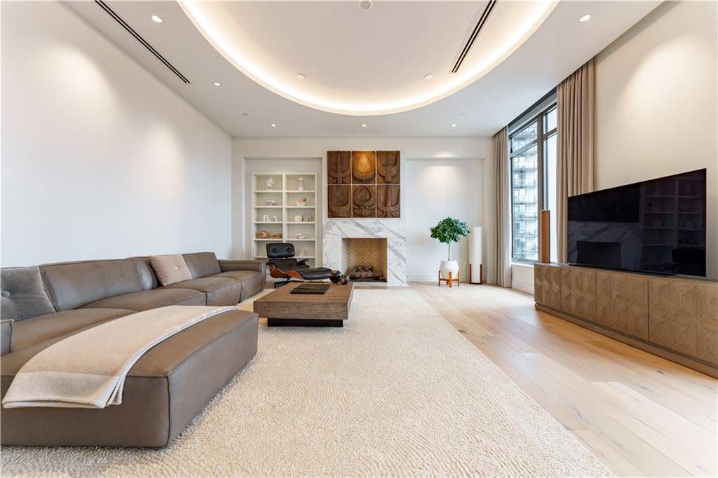 3376 Peachtree Road NE Unit 32a — photo
