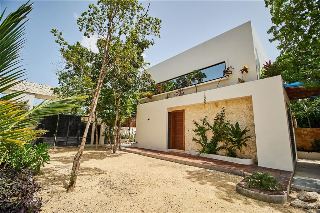 28 La Selva — photo