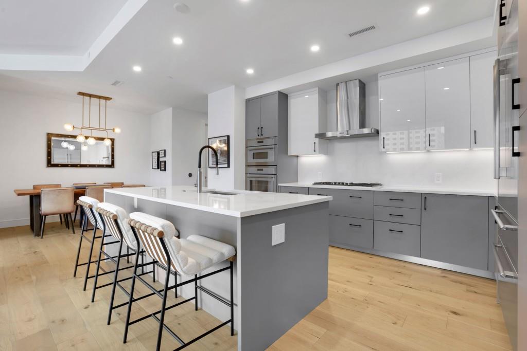 2425 Peachtree Road NE Unit 803 — photo