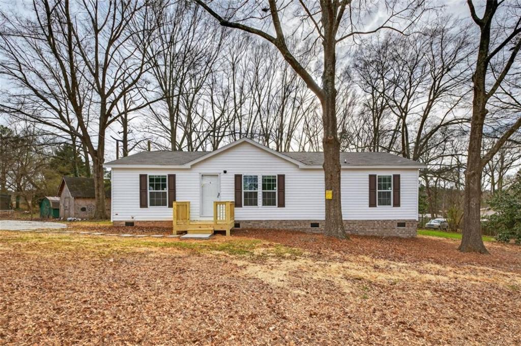 720 Woodland Circle — photo