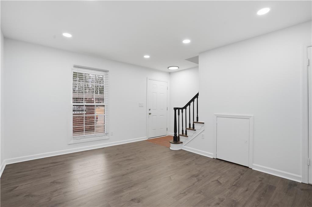 3113 Colonial Way Unit L — photo