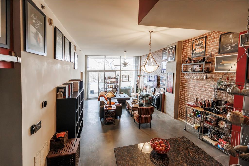 130 Arizona Avenue NE Unit 305 — photo