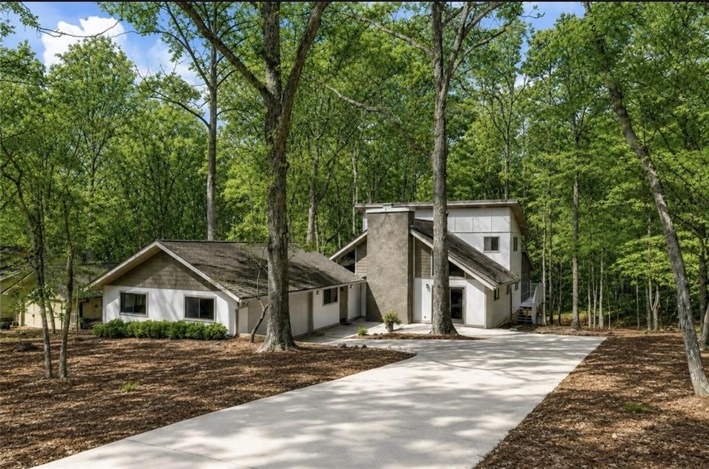 30 Tamarack Court — photo