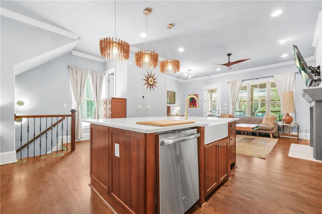 385 15th Street NW Unit 6 — photo