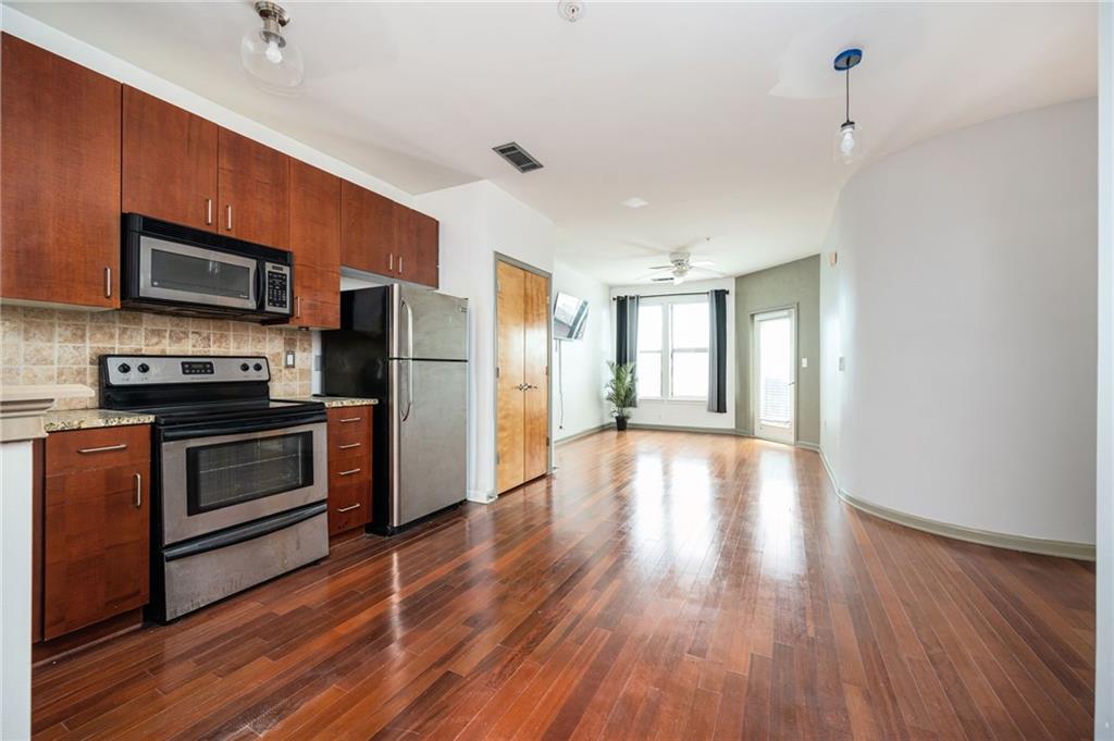 898 Oak Street SW Unit 1418 — photo