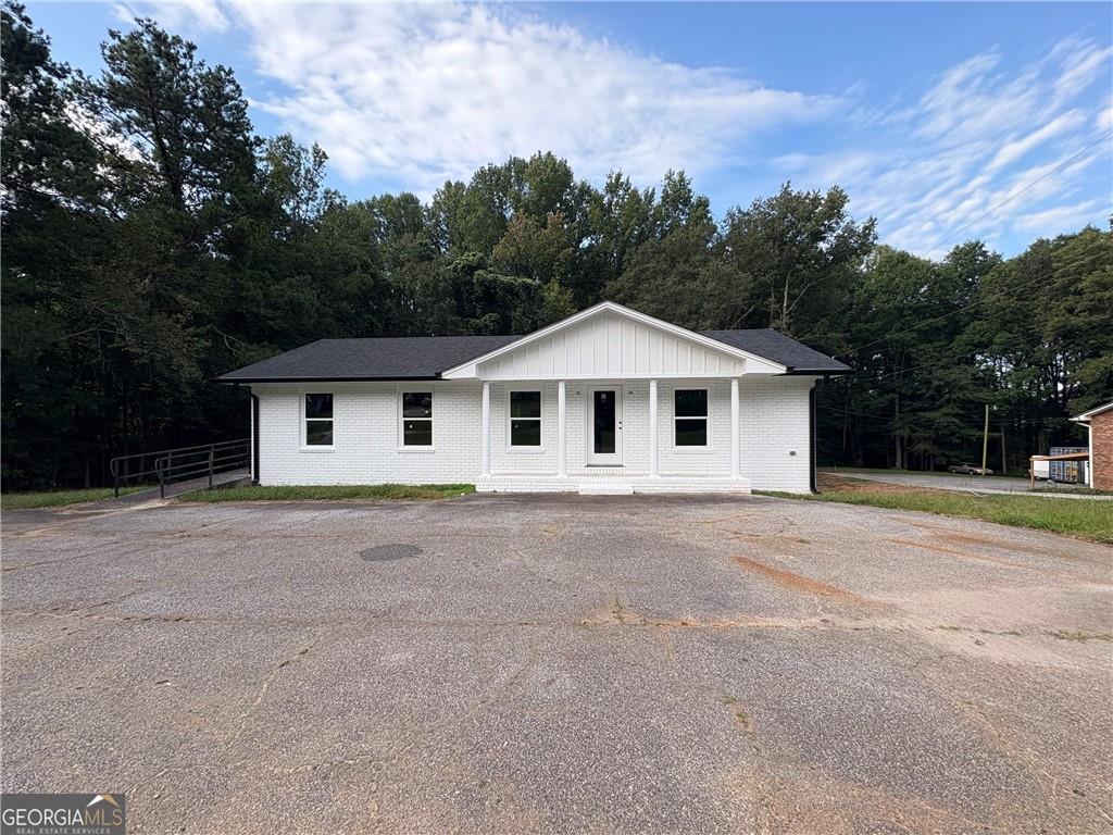 7757 Royston Road — photo