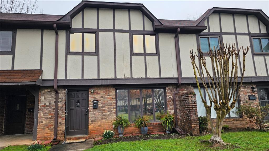 1807 Ashborough Circle SE Unit C — photo