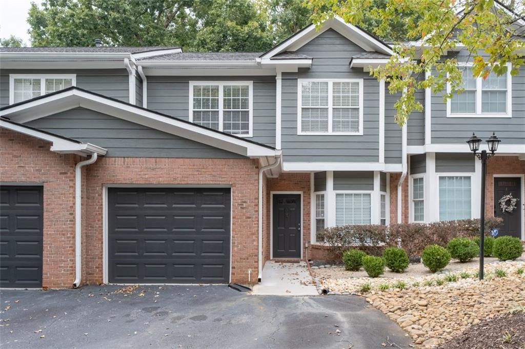 2680 Pine Tree Road NE Unit 5 — photo