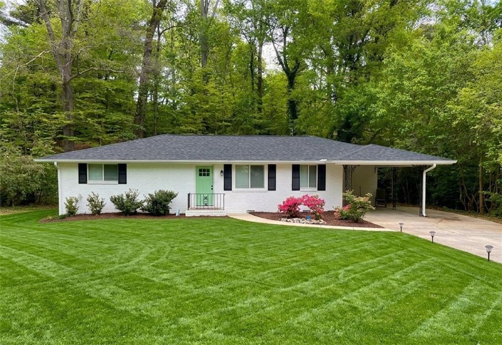1595 Moncrief Circle — photo