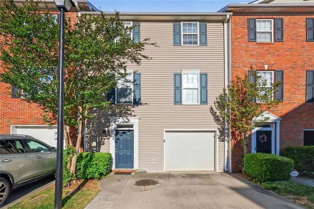 2402 Beaver Falls NW — photo