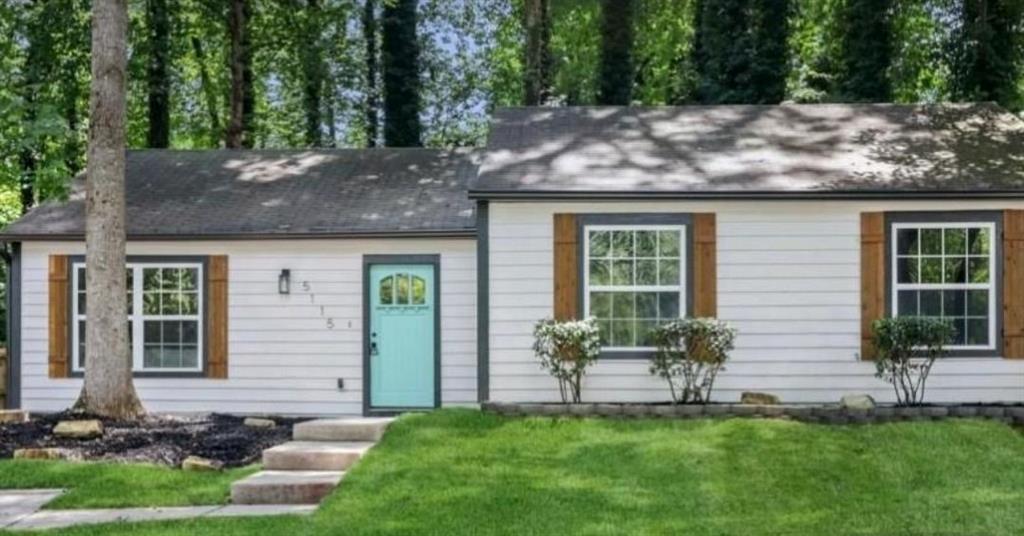 5115 Martins Crossing — photo