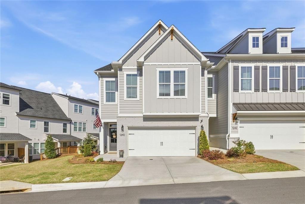 1240 Willowcrest — photo