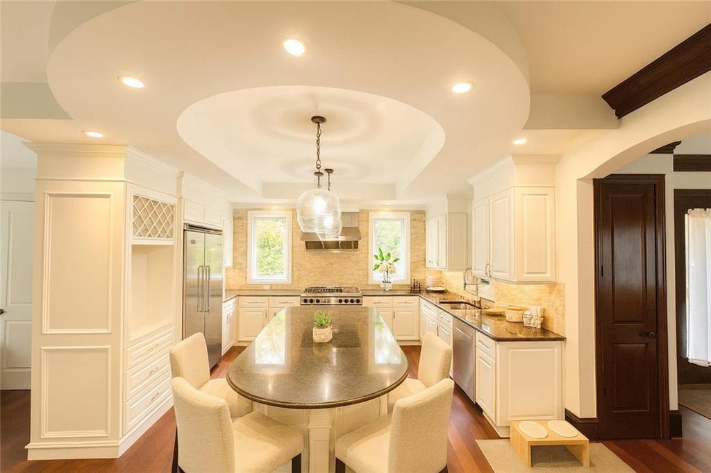 645 Londonberry Road, Atlanta, GA 30327 — photo 2