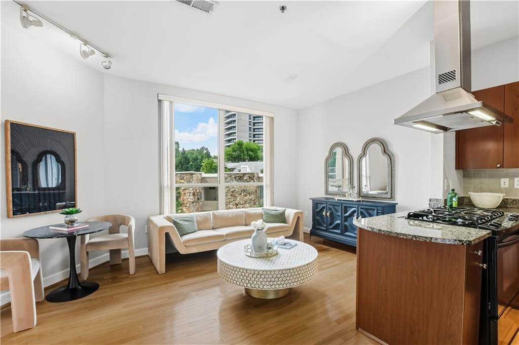 2626 Peachtree Road NW Unit 606 — photo