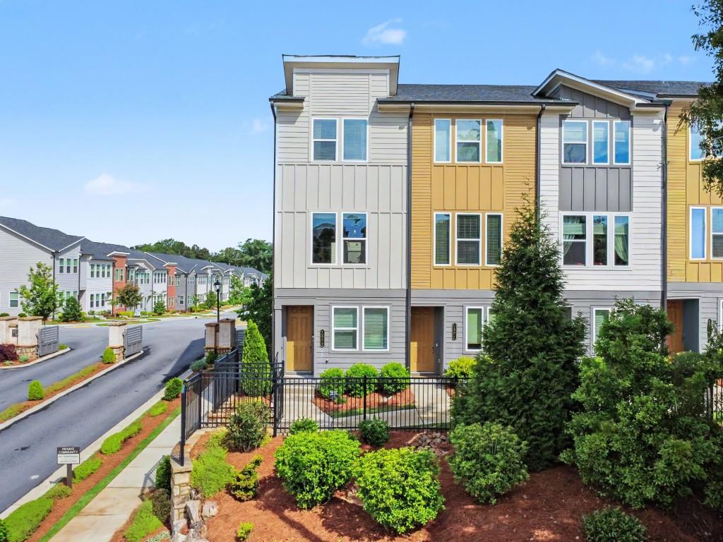 1569 Layton Lane NW — photo