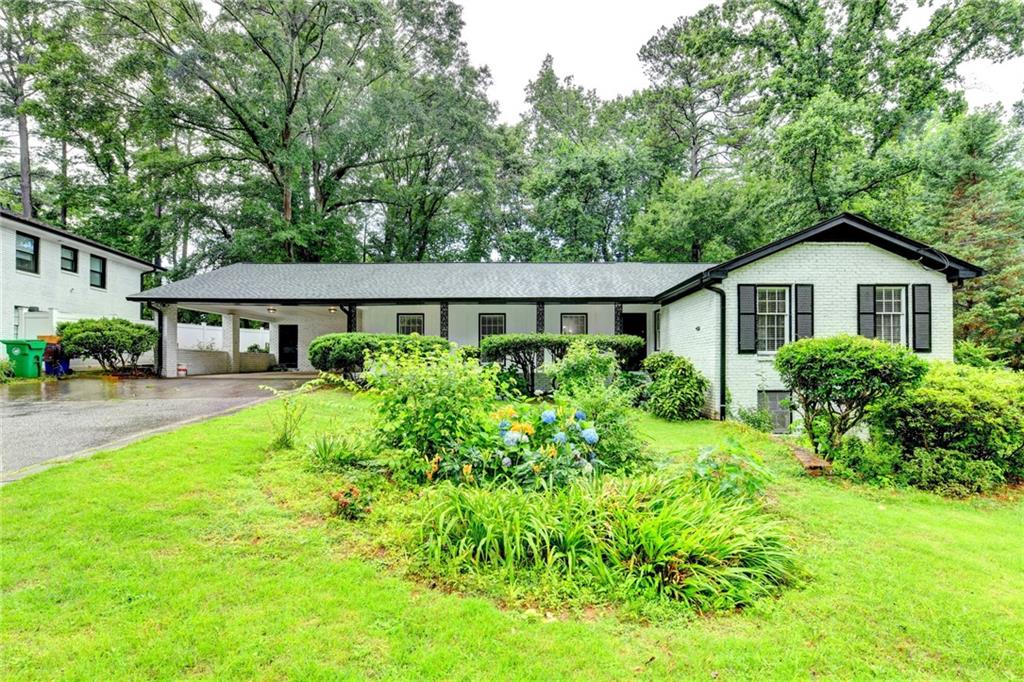 2048 Fisher Trail NE — photo