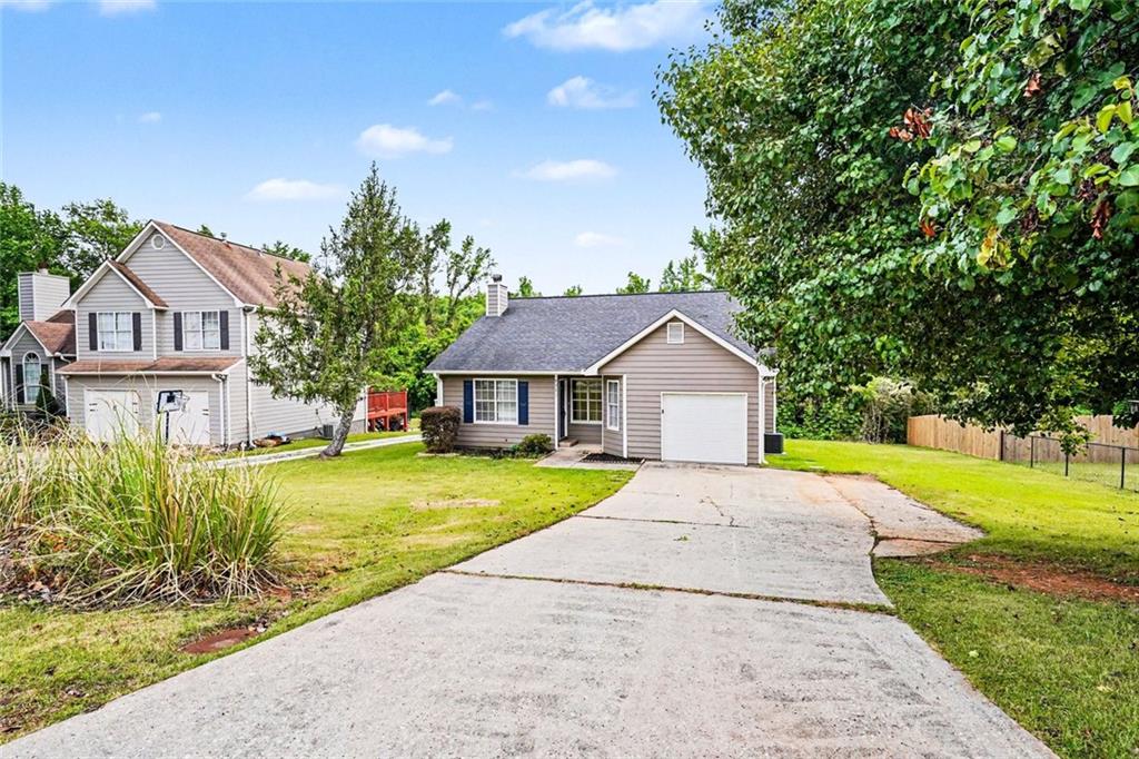 6221 Amberly Road, Rex, GA 30273 — photo 2