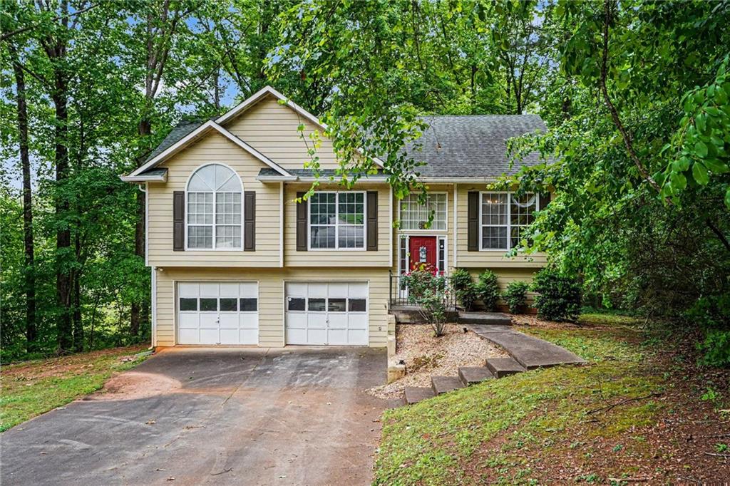 130 Bobolink Drive — photo
