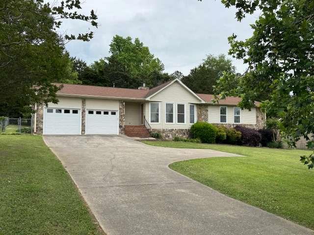 462 Oakwood Drive — photo
