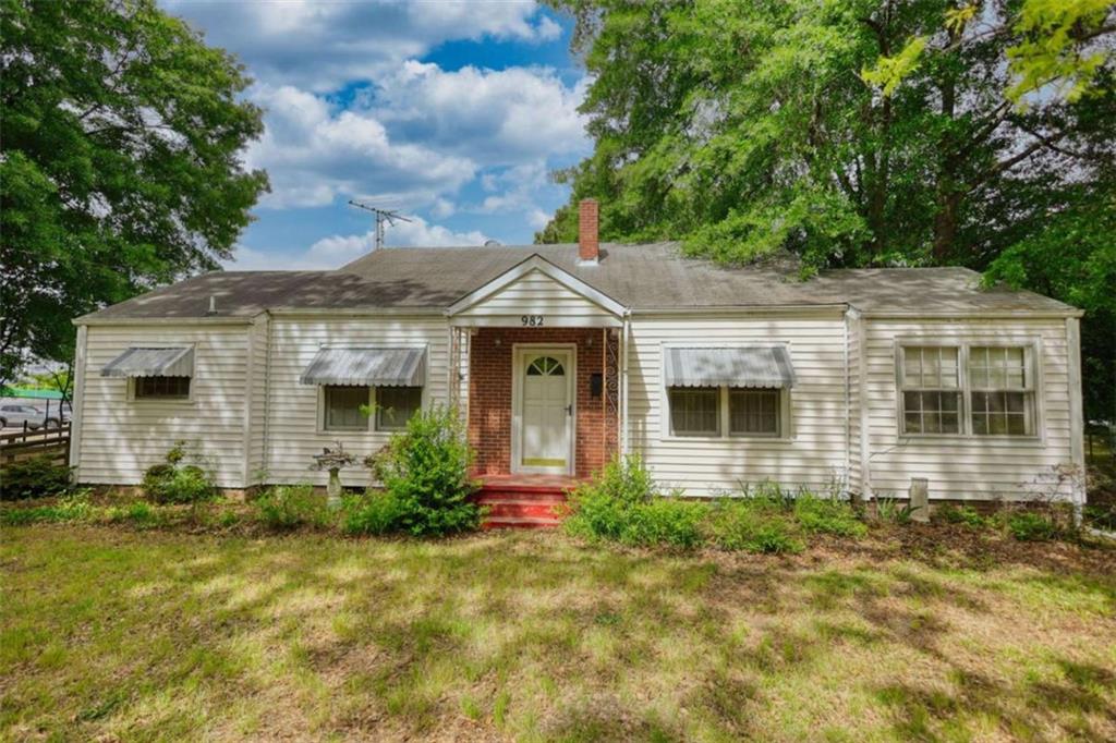 982 Highland Circle SE — photo
