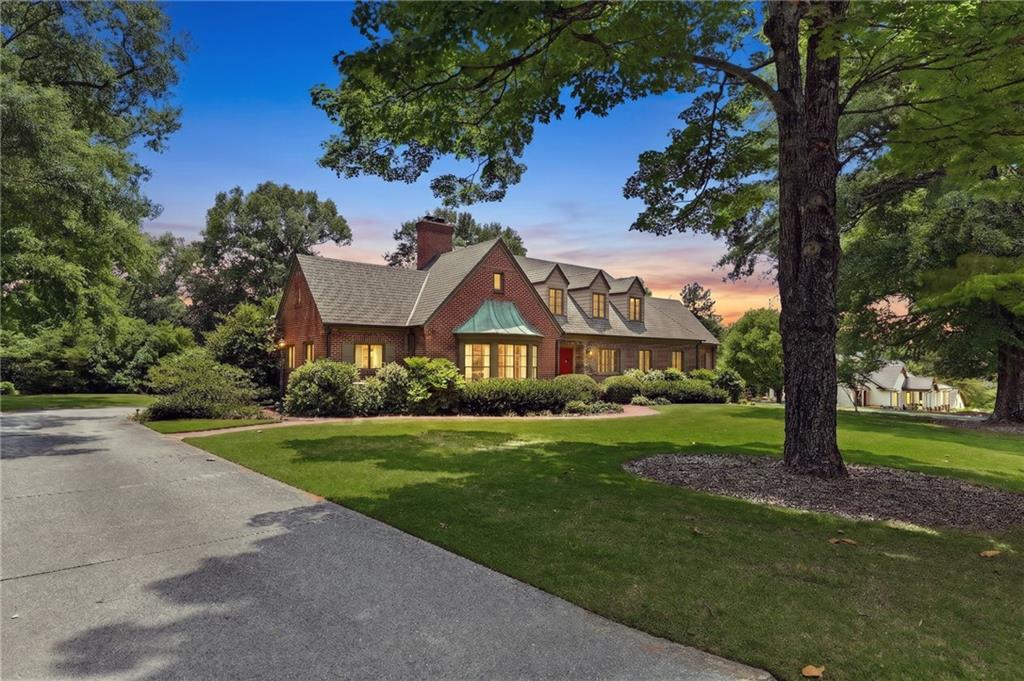 511 Dixon Drive — photo