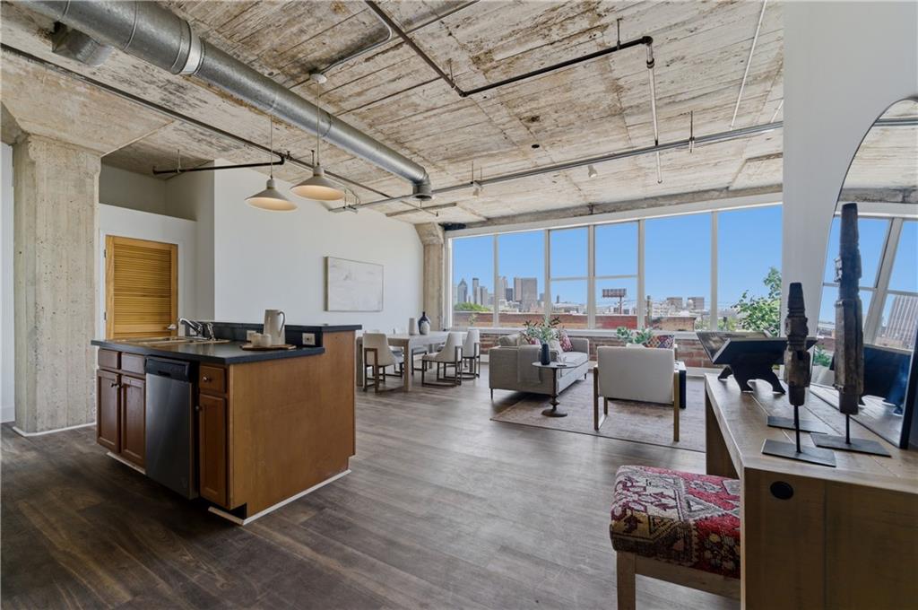 505 Whitehall Street SW Unit 401 — photo