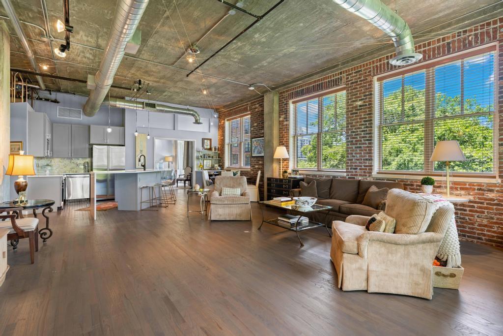3235 Roswell Road NE Unit 604 — photo