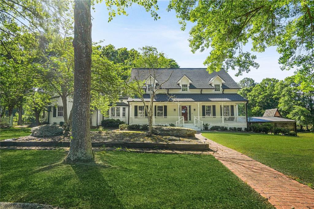 5422 Hill Road SW — photo